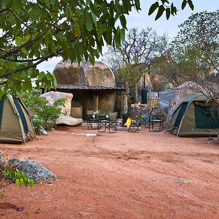 Готель Hoada Camp Site Palmwag Екстер'єр фото